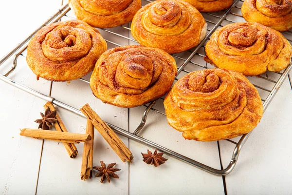 Homemade Cinnamon Rolls Table Kitchen — стоковое фото