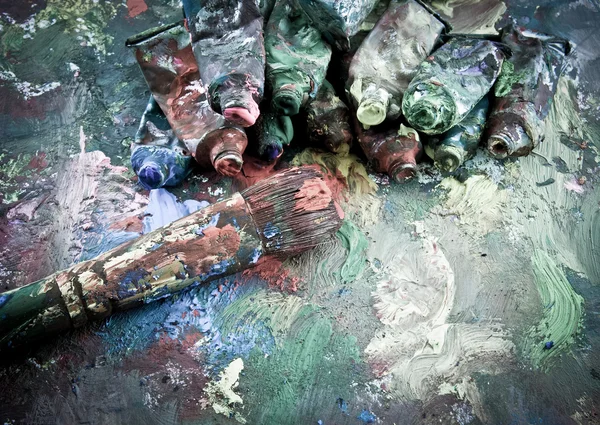 Eski boya ve boya fırçası — Stok fotoğraf
