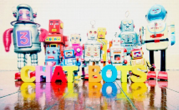 Ordet Chat Bots Med Trä Bokstäver Och Retro Leksak Robotar — Stockfoto