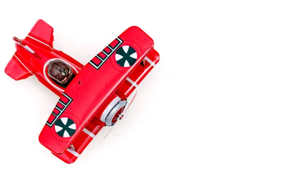 小さな赤いおもちゃBi Plain孤立 — ストック写真