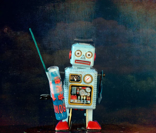 Kleine Retro Bot Met Een Bom — Stockfoto