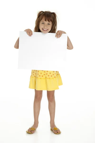 Menina segurando sinal em branco — Fotografia de Stock