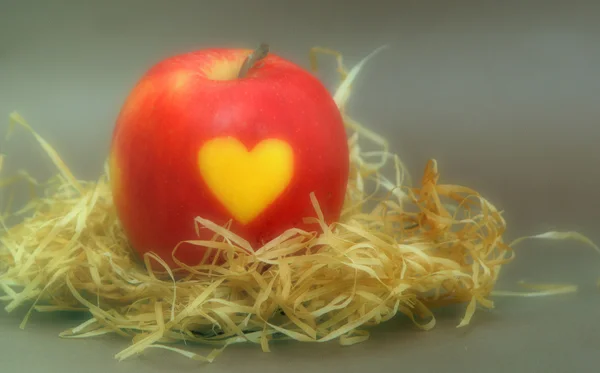 Apple with heart — Stock Photo, Image