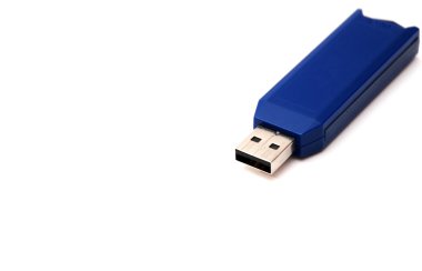 Koyu mavi usb sürücü