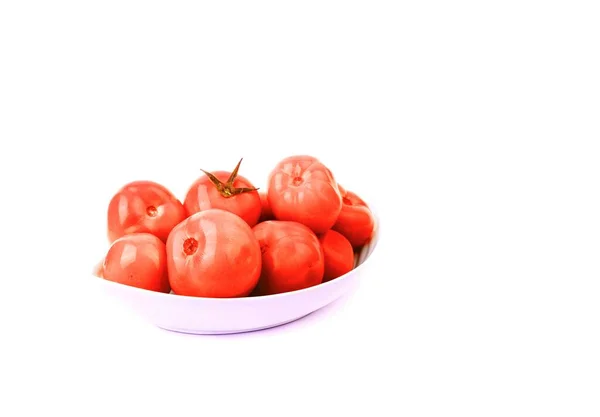 흰 배경에 달린 절인 토마토 — 스톡 사진