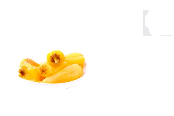 Eingelegte Paprika auf weißem Hintergrund — Stockfoto