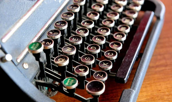 Κλειδιά Πληκτρολογίου Μιας Παλαιάς Γραφομηχανής — Φωτογραφία Αρχείου