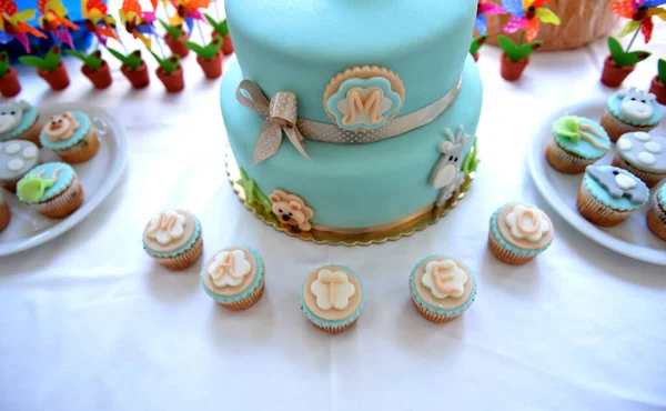 Cupcake Compleanno Tavolo Ben Decorato — Foto Stock