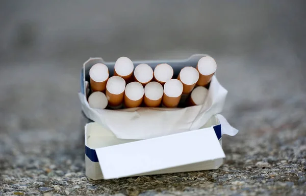 Pack Cigarettes Close Concrete Background — Foto de Stock