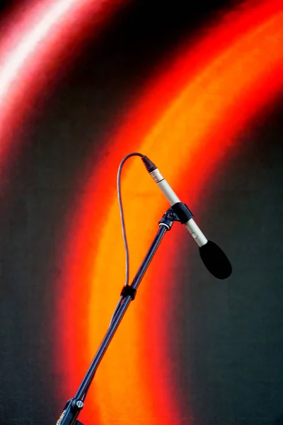 Microfone Palco Antes Performance Artista — Fotografia de Stock