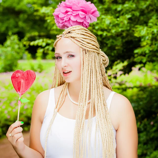 Sommermädchenporträt. schönes Mädchen. süße Süßigkeiten Mädchen — Stockfoto