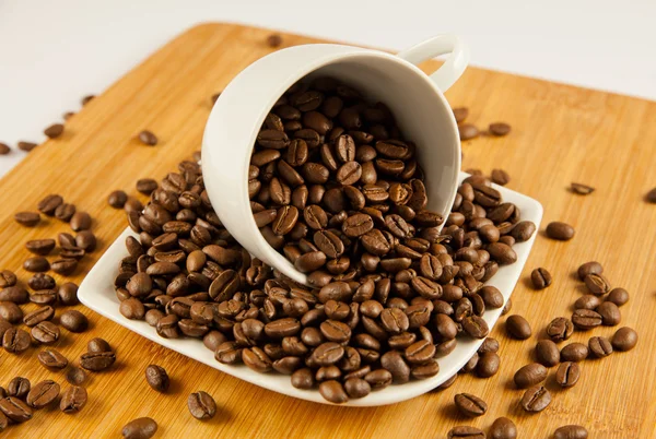 Coffee beans. coffee beans in a cup. — Stock Photo, Image