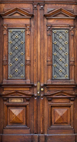 Vecchia porta in legno . — Foto Stock