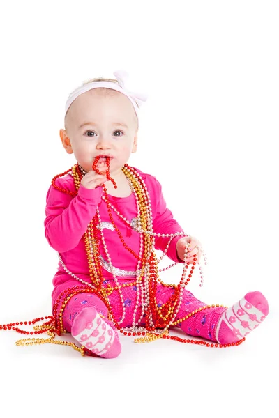 Niña jugando con cuentas. Hermosa niña. Bebé feliz — Foto de Stock