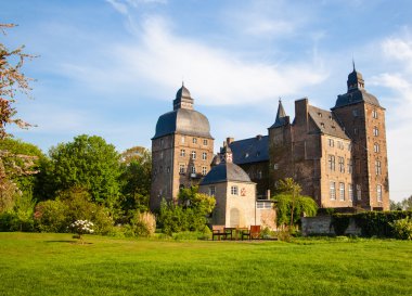 Almanya (schloss myllen kale manzarasına güzel yaz