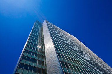 ofis binaları. gökdelenlerin modern Cam silhouettes