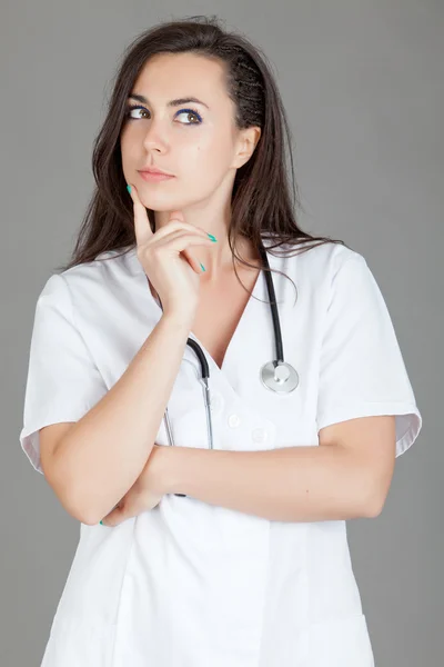 Portrait d'une femme médecin amicale — Photo