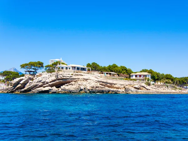 Beautiful spanish houses. Modern resort — Stock Photo, Image