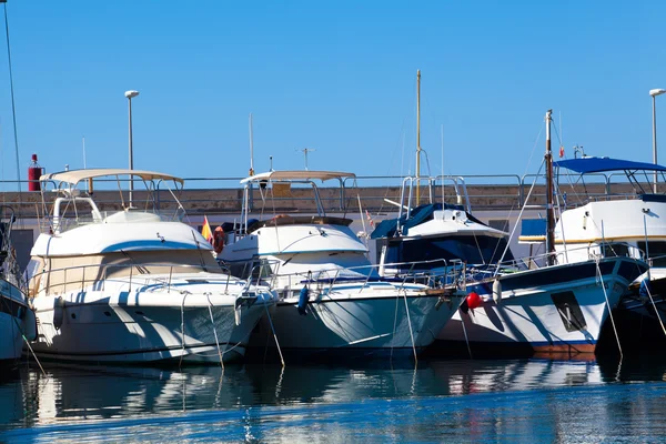 Boats in harbor. Boats bow in marina — Stock Photo, Image