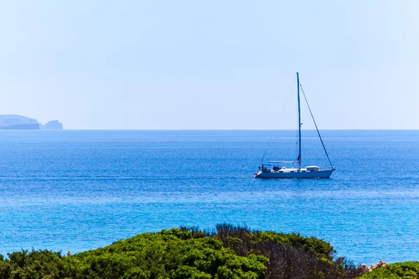 Single yacht. — Stock Photo, Image