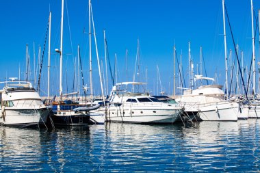 tekneler Harbor. Marina deniz araçları yay