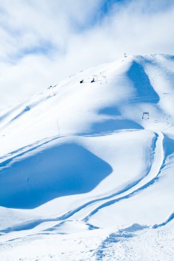 Kış manzarası. dağlar kış manzara. güzel kış