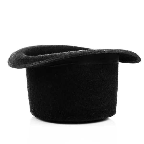Schwarzer Hut auf weißem Hintergrund. — Stockfoto