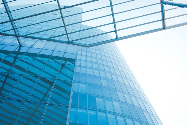 Edificio abstracto. pared de cristal azul de rascacielos —  Fotos de Stock