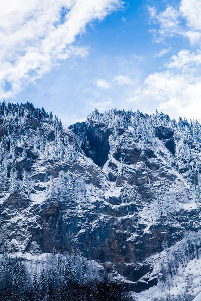 Beautiful winter landscape in the mountains. Mountain area in the Alps — Stock Photo, Image