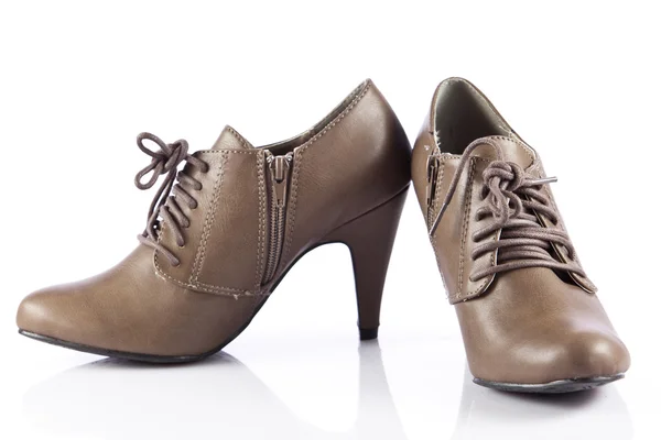 Chaussures femme isolées sur blanc. Jolies chaussures femme — Photo