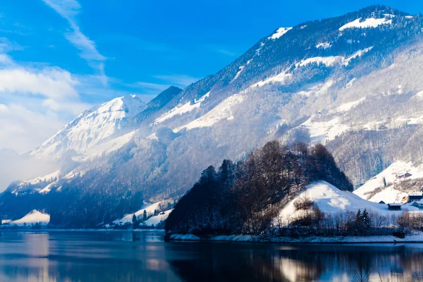 Invierno en los alpes suizos. —  Fotos de Stock