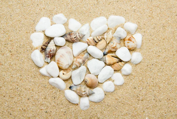 Corazón hecho con conchas — Foto de Stock