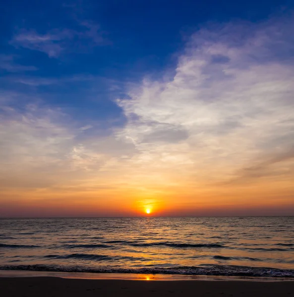 Sunset on the beach — Stock Photo, Image