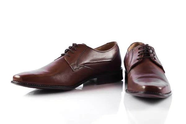 Zapatos masculinos. zapatos de hombre aislados sobre fondo blanco — Foto de Stock