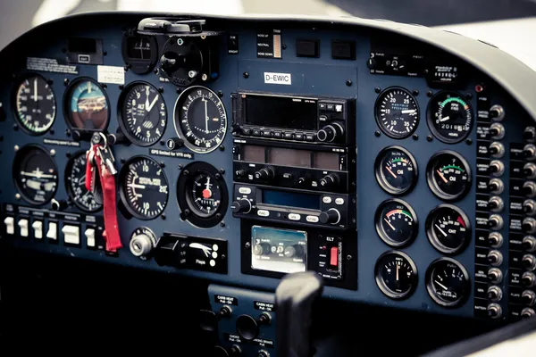 Equipa do cockpit. Cockpit de uma pequena aeronave — Fotografia de Stock