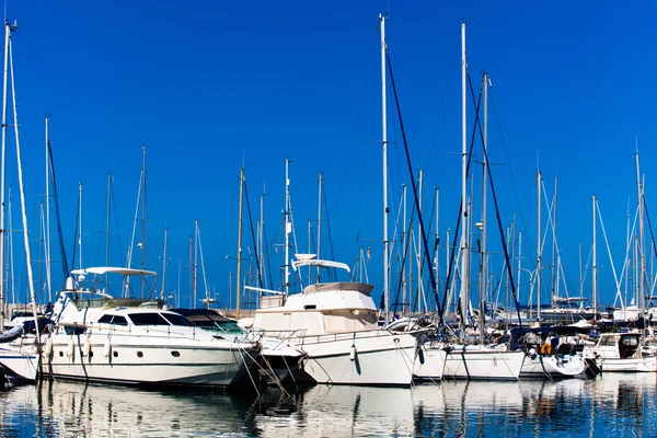 Barcos à vela . — Fotografia de Stock