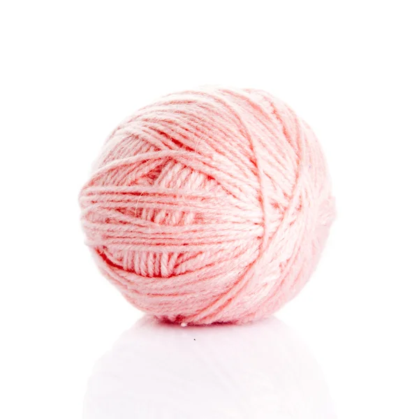 Vlněné příze míč izolované na bílém. Klubko příze pro pletení — Stock fotografie