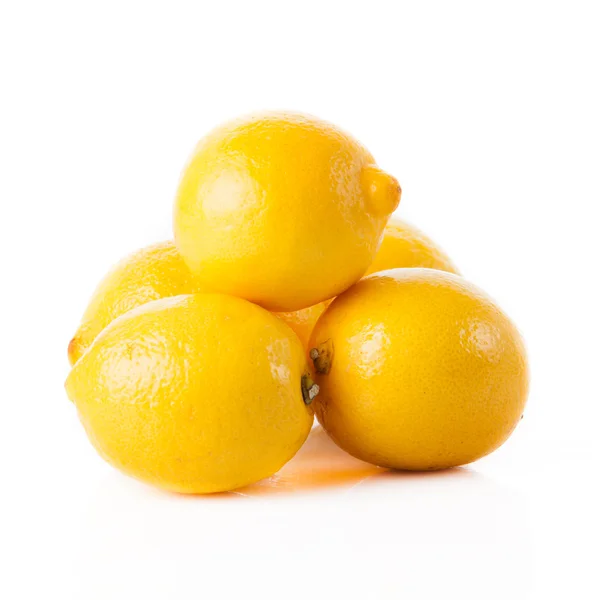 Limones aislados en blanco —  Fotos de Stock