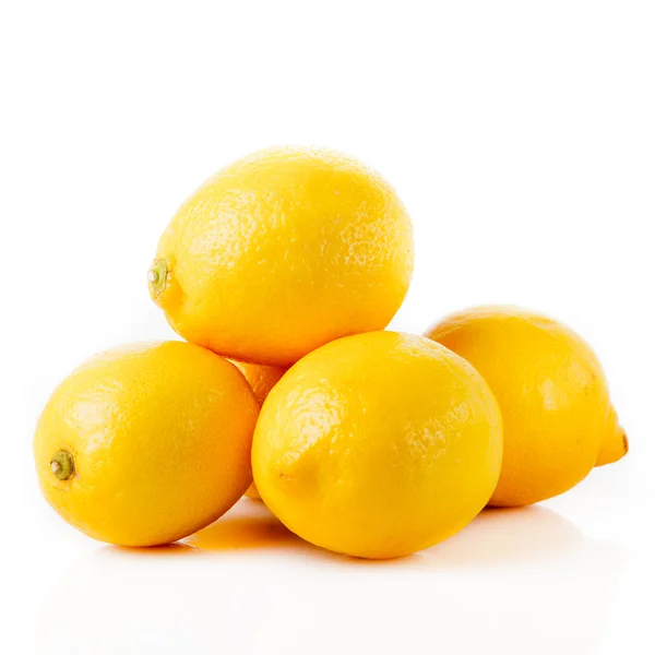 Limões isolados sobre branco — Fotografia de Stock