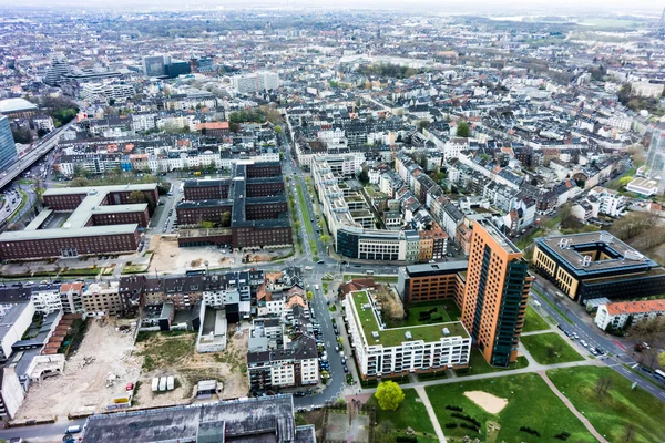 Weitwinkelbild des Rheins, Düsseldorf. gesehen von der te — Stockfoto