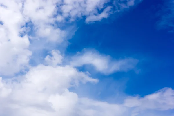 Himmel mit Wolken — Stockfoto