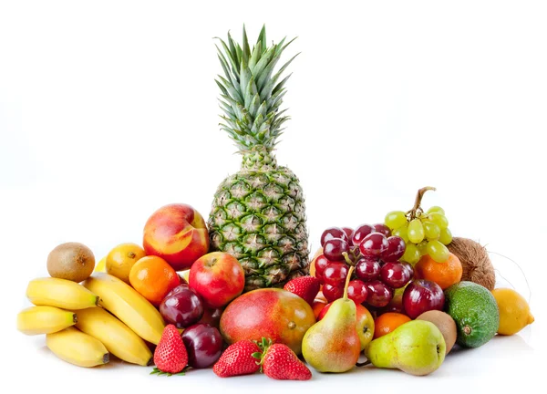 Frutta su fondo bianco — Foto Stock