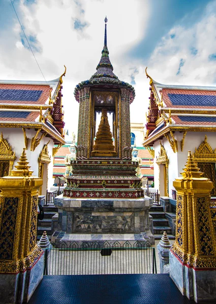 Wat phra kaeo. Bangkok, Thajskoワットプラケオ。バンコク、タイ. — Stock fotografie
