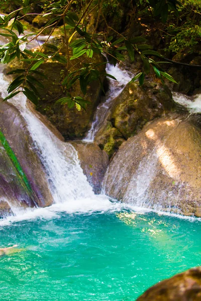 Wodospad Erawan, Kanchanaburi, Tajlandia — Zdjęcie stockowe