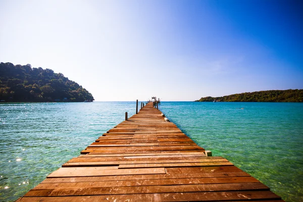 Wooden walkway — Stock Photo, Image