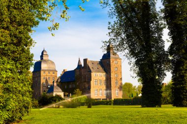 Kale manzarasına yaz