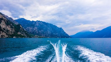 sürat teknesi arkası