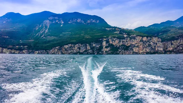 Voltar do barco de velocidade — Fotografia de Stock