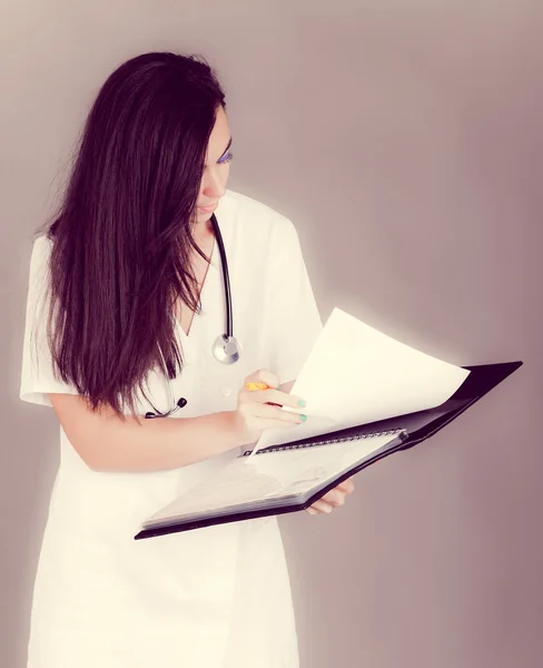 Médecin avec stéthoscope — Photo