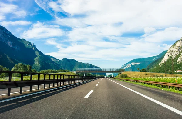 Camino de asfalto — Foto de Stock